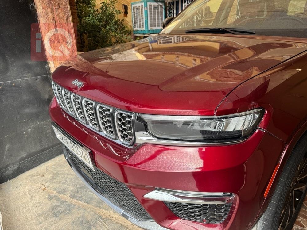 جیپ گراند شیرۆکی